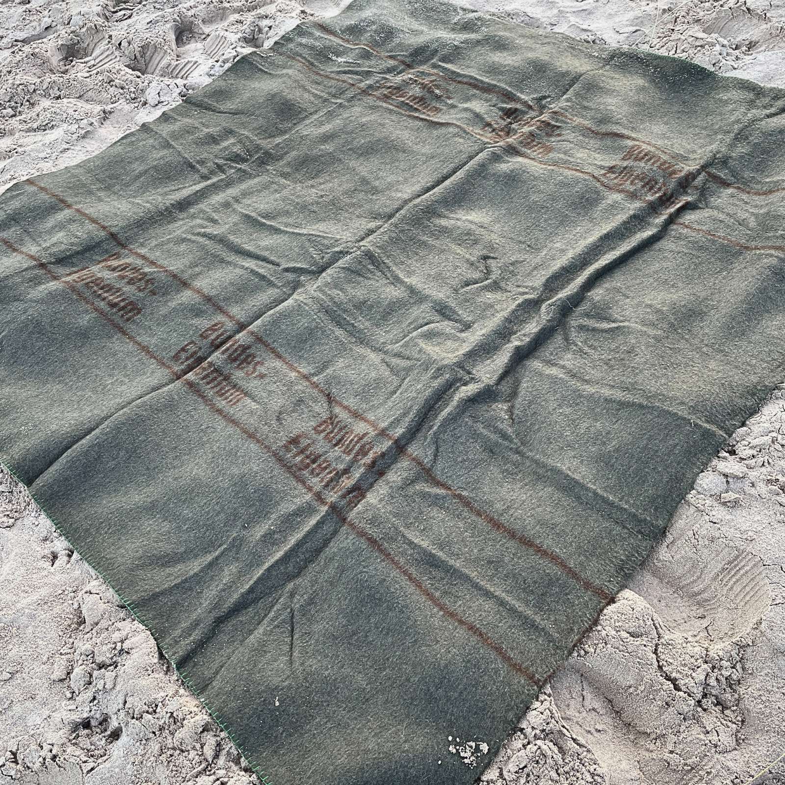 BW Wool Blanket 200 x 130cm - Image 4